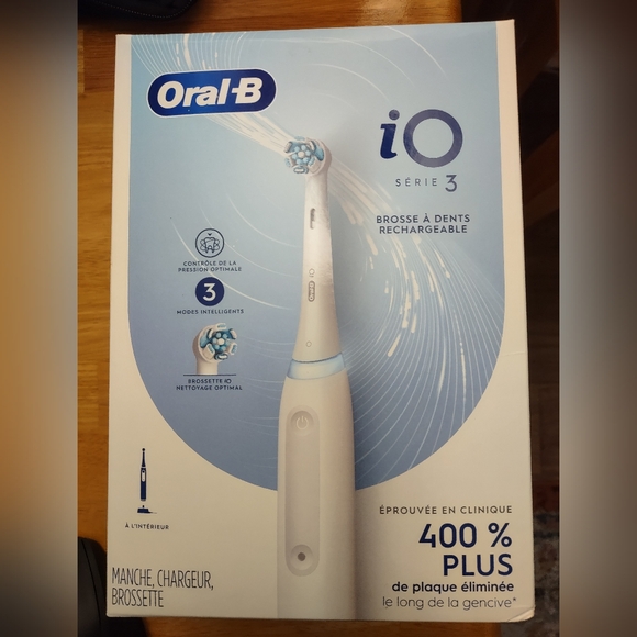 Brand New Oral-B iO Series 3 Electric Toothbrush, White, 1.0 ea - Picture 2 of 2